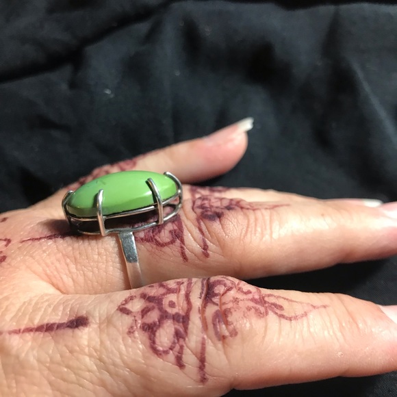 Preowned jade and sterling ring - Picture 2 of 2